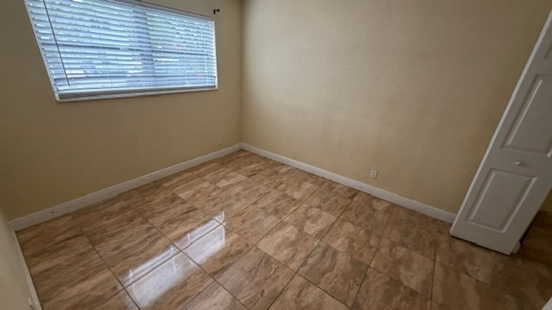 Plantation House: 4251 NW 5th Street #112