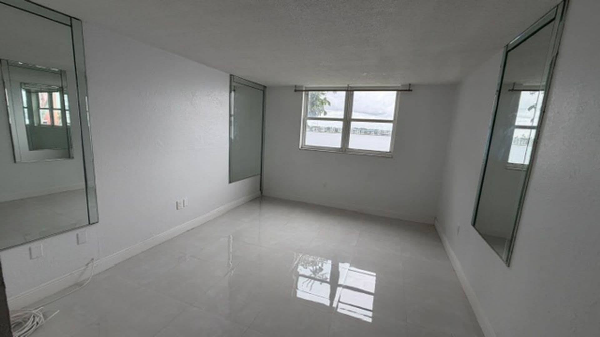 Miami House: 1175 Ne Miami Gardens Dr