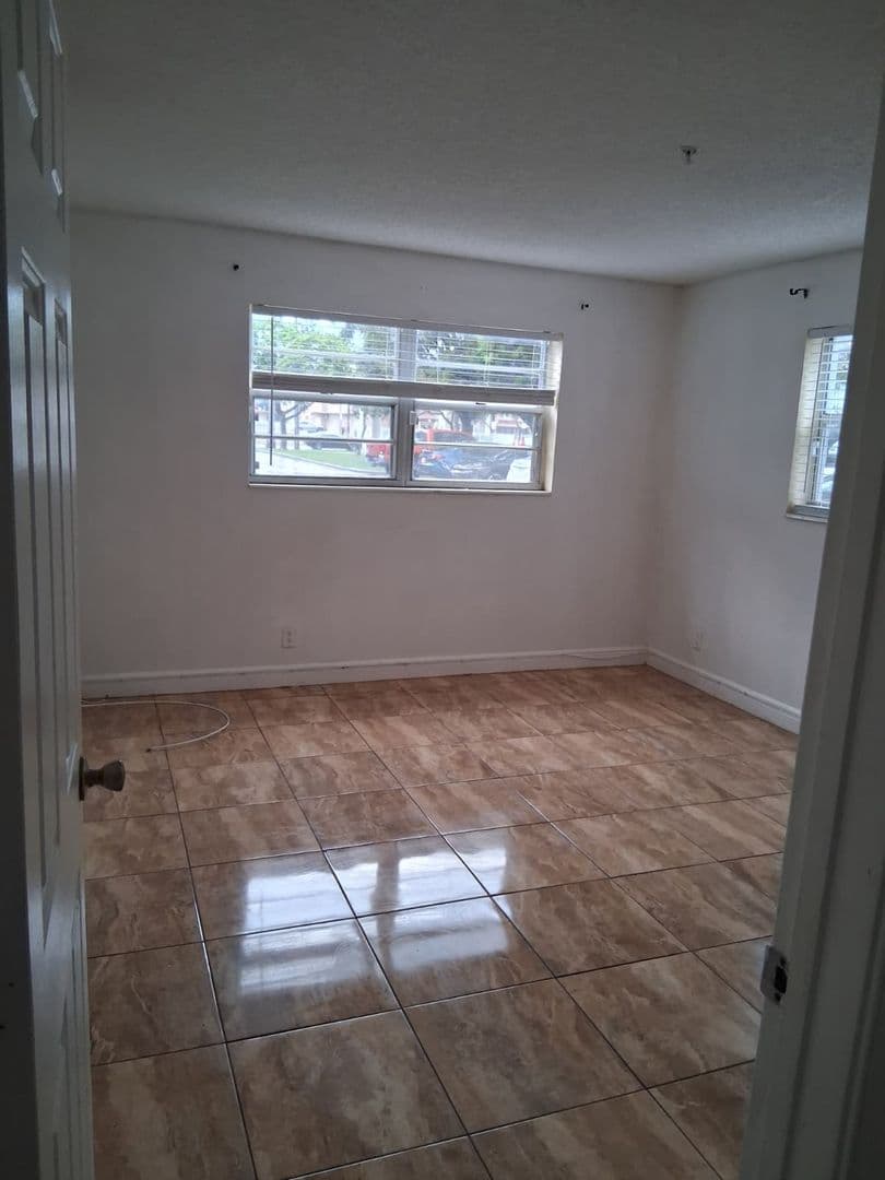 Plantation House: 4251 NW 5th Street #112