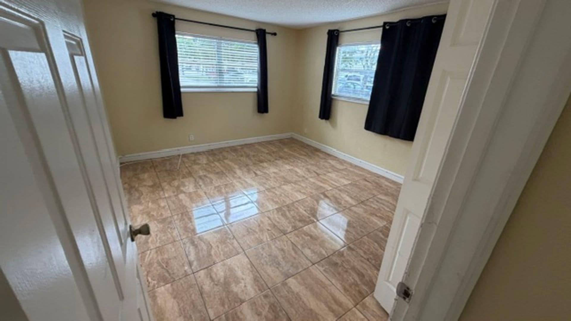 Plantation House: 4251 NW 5th Street #112