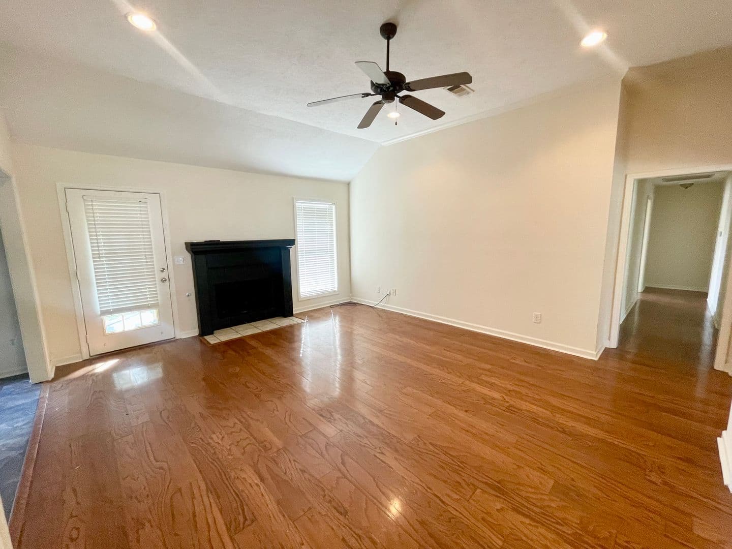 Flowood House: 311 Longleaf Dr