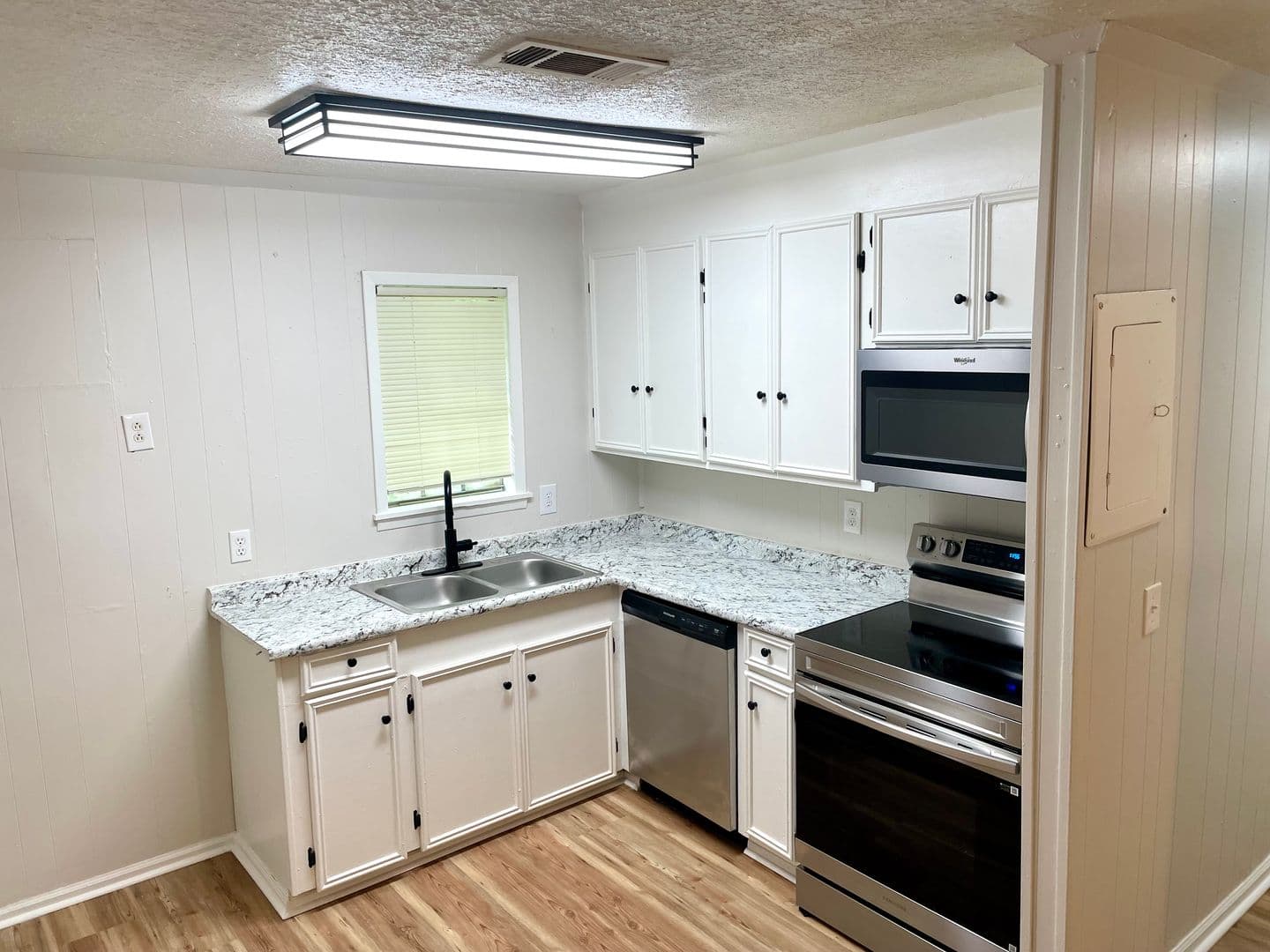 Brandon Apartment: 222 Harrell St