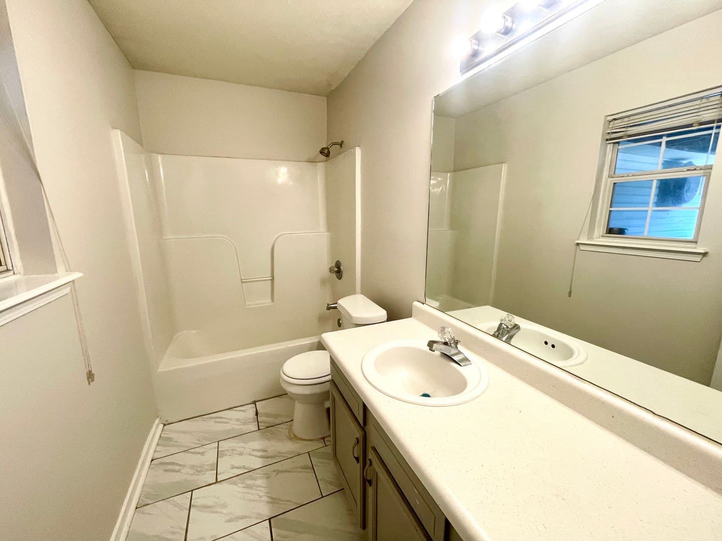 Brandon House: 1029 College South Cv