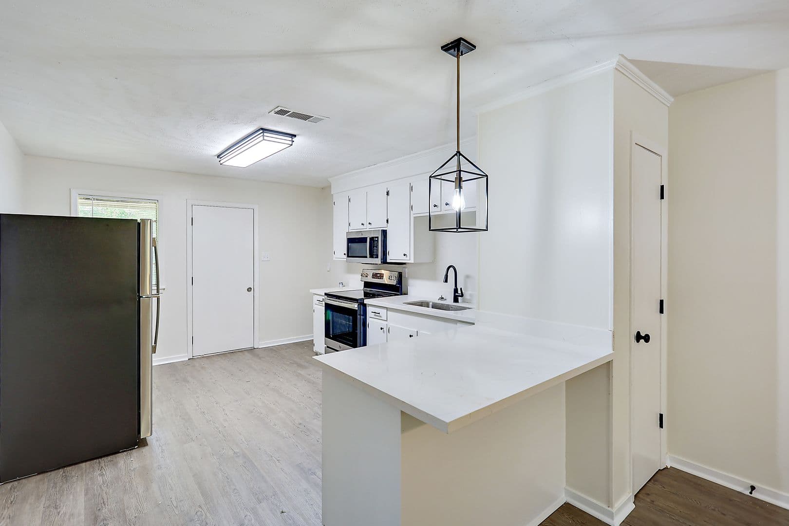 Brandon Apartment: 119 Prescott Dr