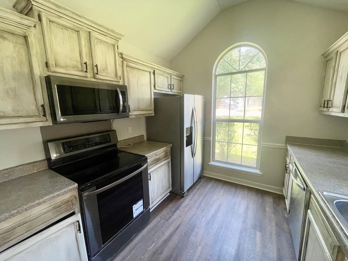 Brandon House: 1029 College South Cv