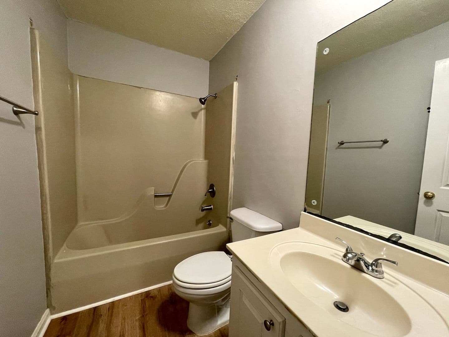 Brandon Apartment: 100 Pine Lake Pl