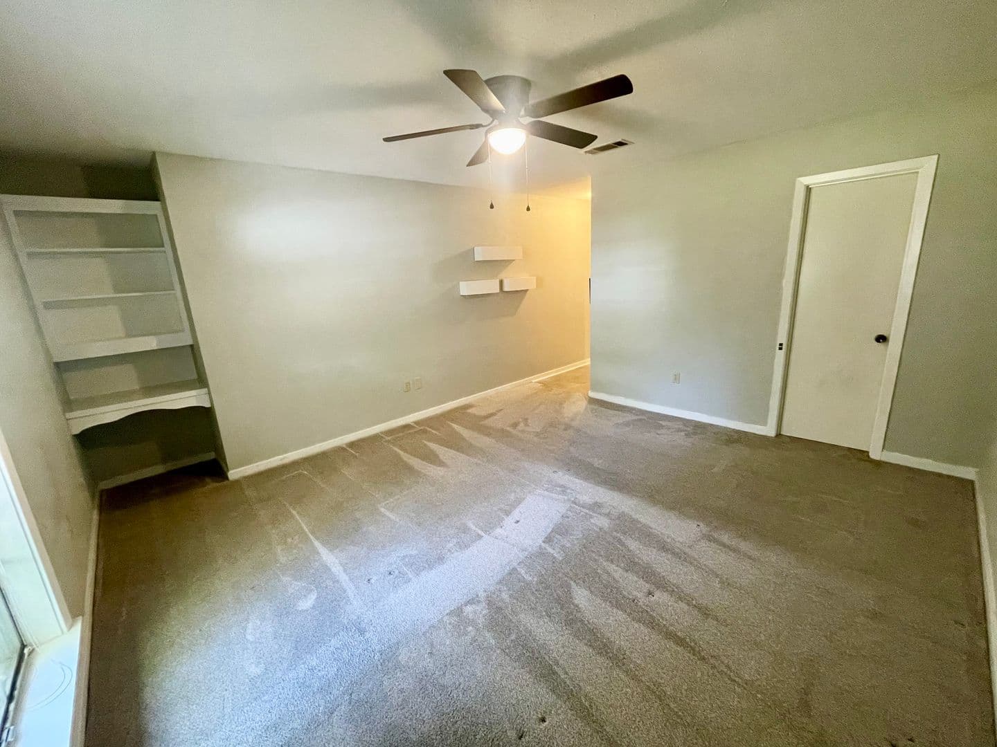 Brandon House: 208 Bay Park Dr