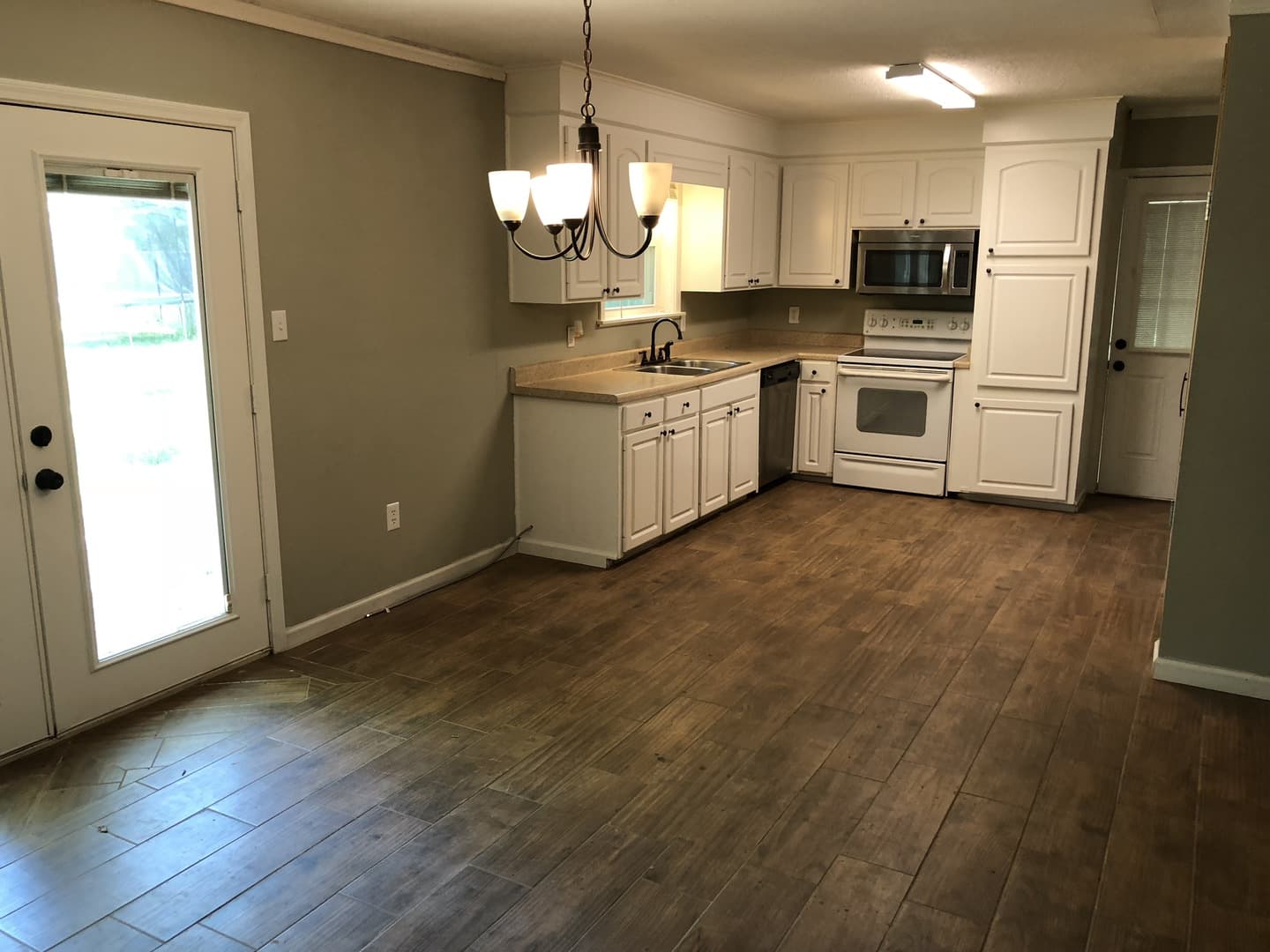 Madison House: 157 Mackey Dr