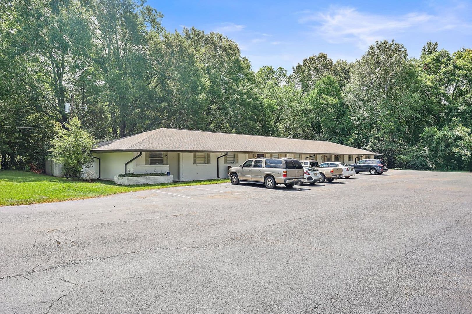 Brandon Apartment: 119 Prescott Dr