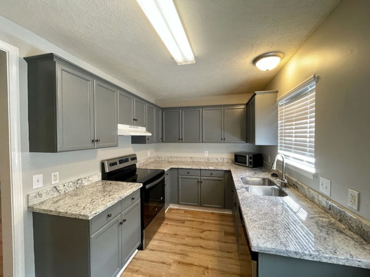 Brandon Apartment: 100 Pine Lake Pl