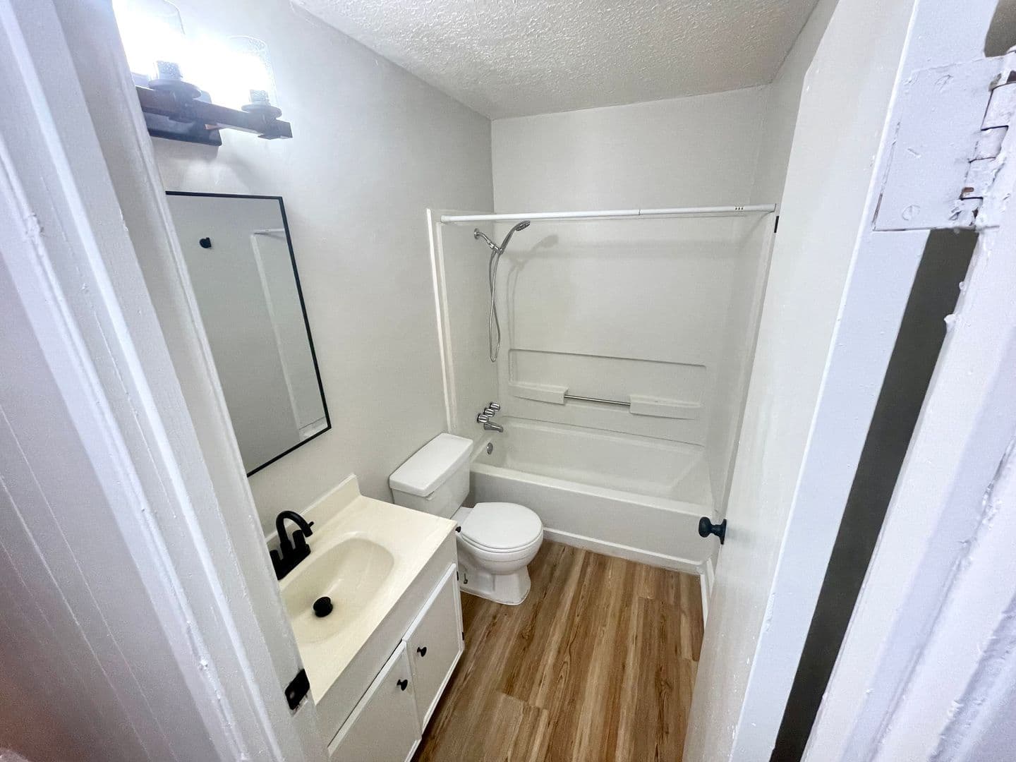 Brandon Apartment: 222 Harrell St