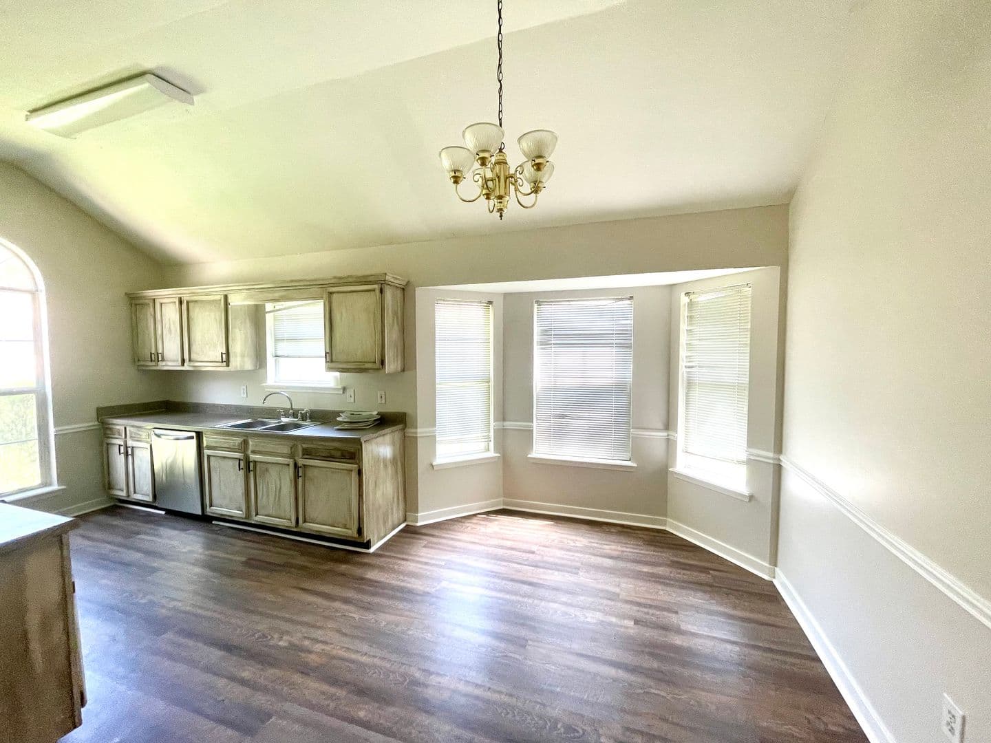 Brandon House: 1029 College South Cv