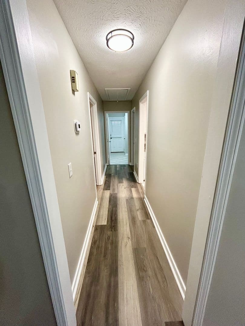 Madison House: 320 Trace Harbor Rd