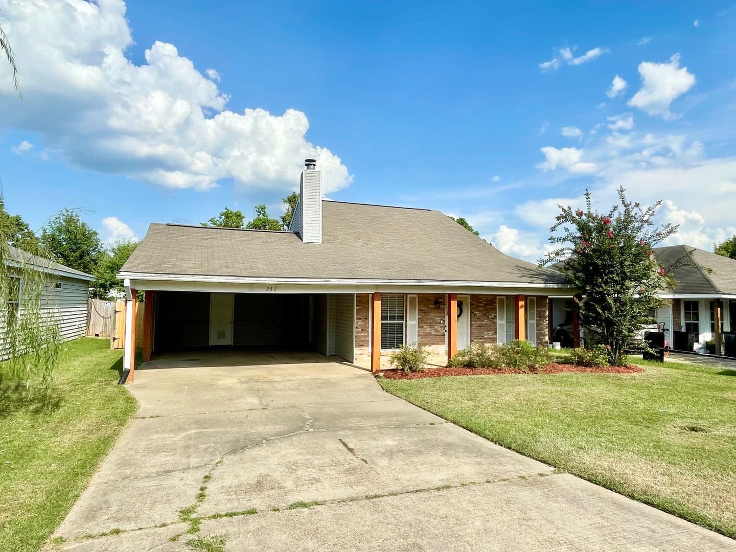 Pearl House: 242 Village Cv