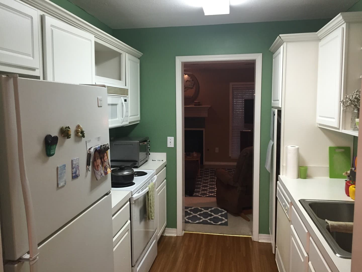 Brandon Townhome: 418 Woodlake Ln