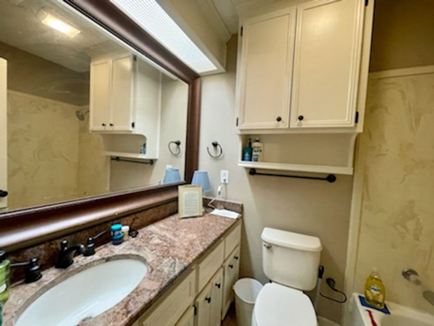 Ridgeland House: 739 Wicklow Pl