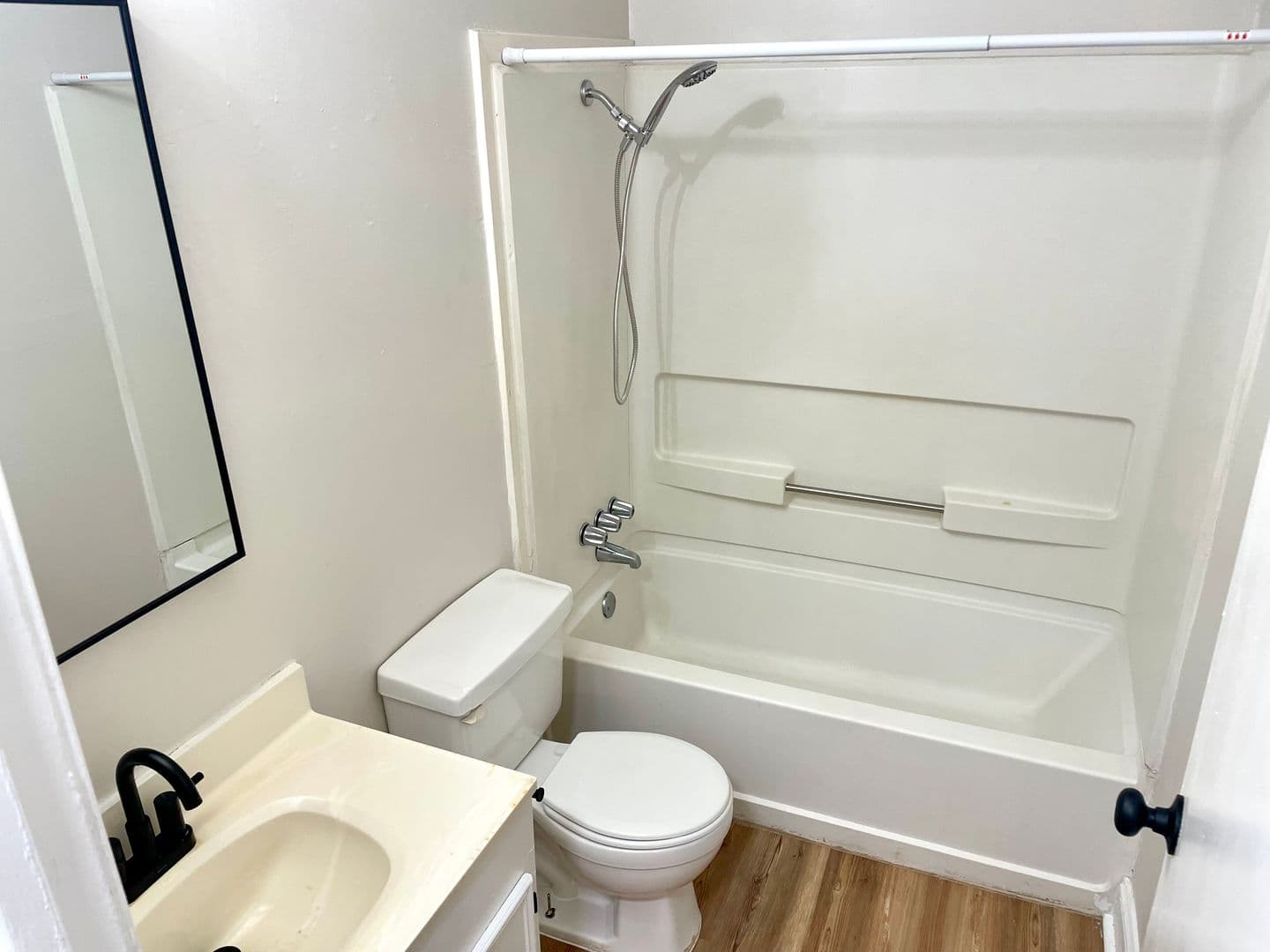 Brandon Apartment: 222 Harrell St