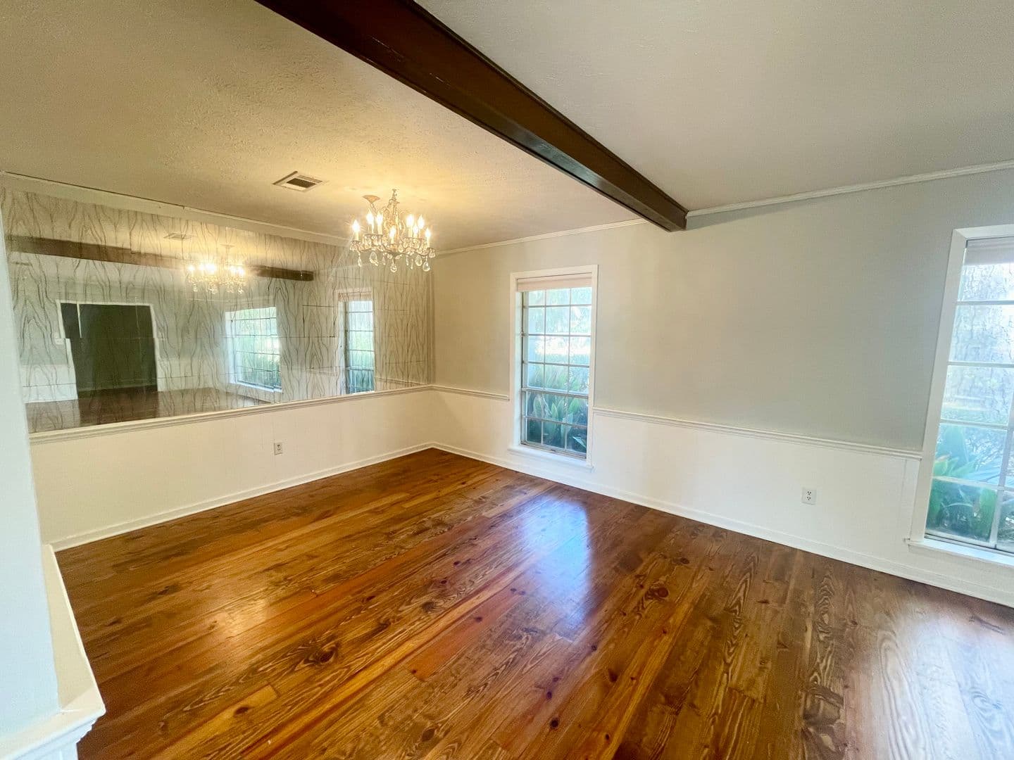 Brandon House: 208 Bay Park Dr