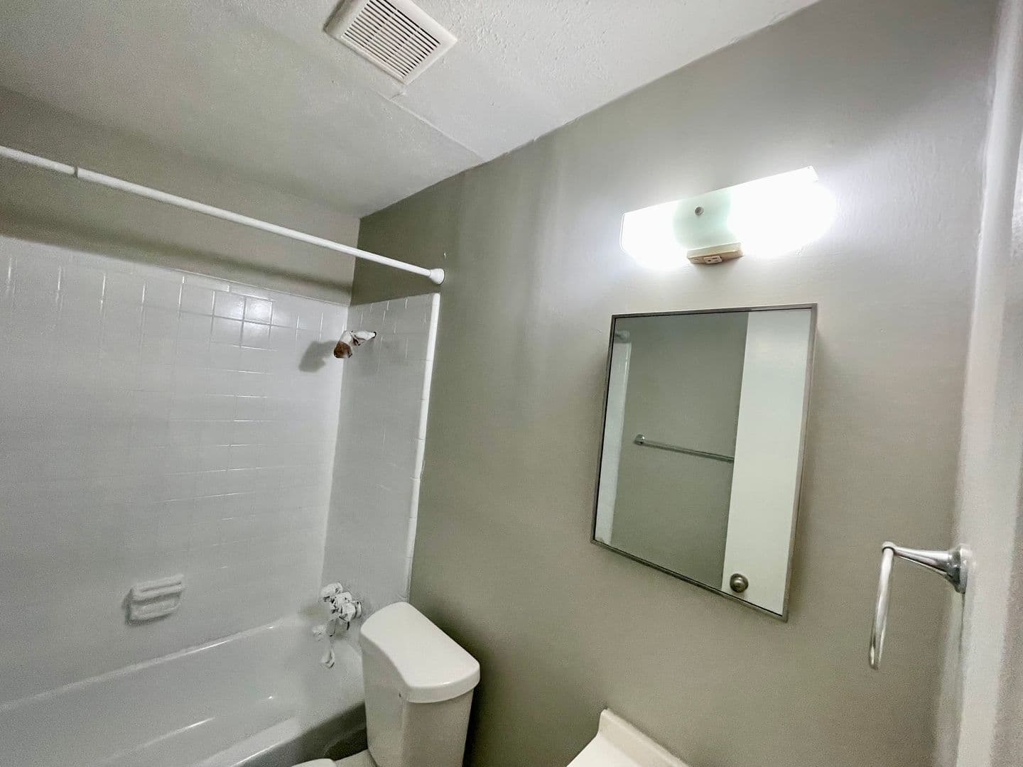 Pearl Apartment: 200 Lonnie T Jenkins Dr