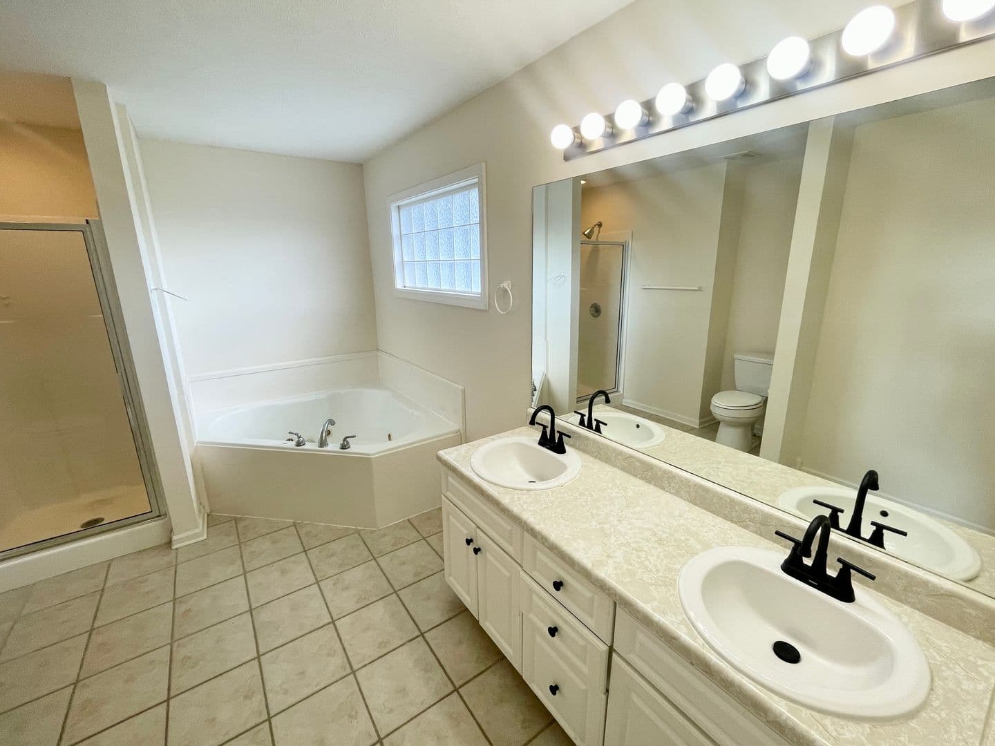 Flowood House: 311 Longleaf Dr