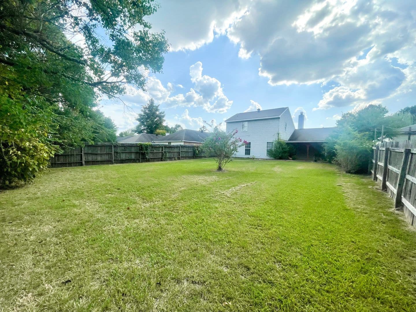 Pearl House: 242 Village Cv