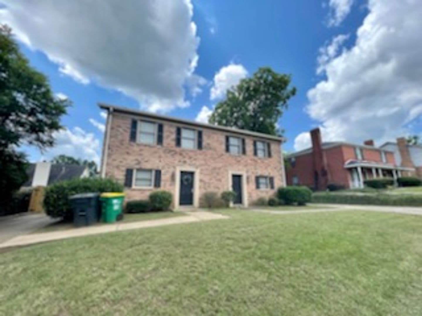 Ridgeland House: 739 Wicklow Pl