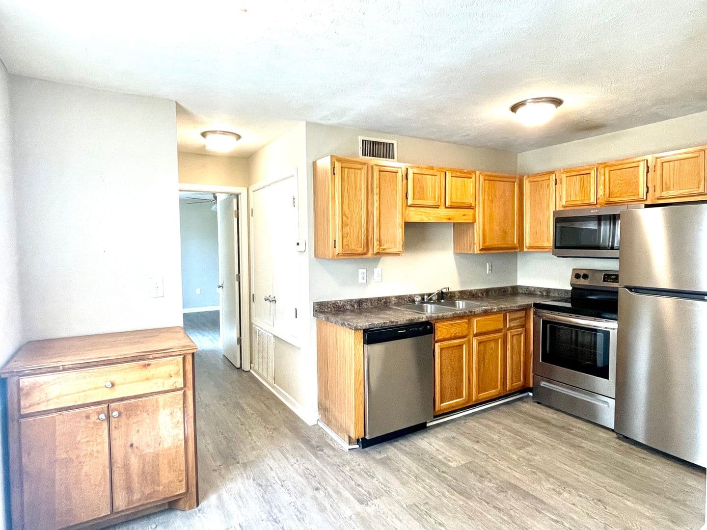 Flowood Apartment: 1529 Oak St