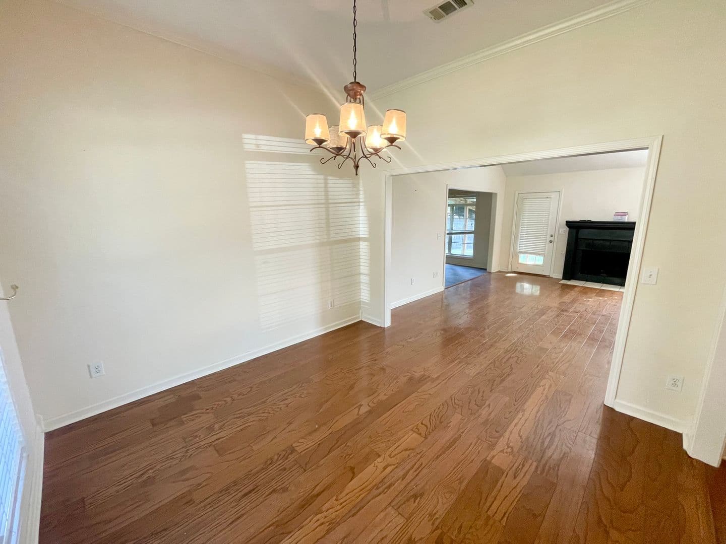 Flowood House: 311 Longleaf Dr
