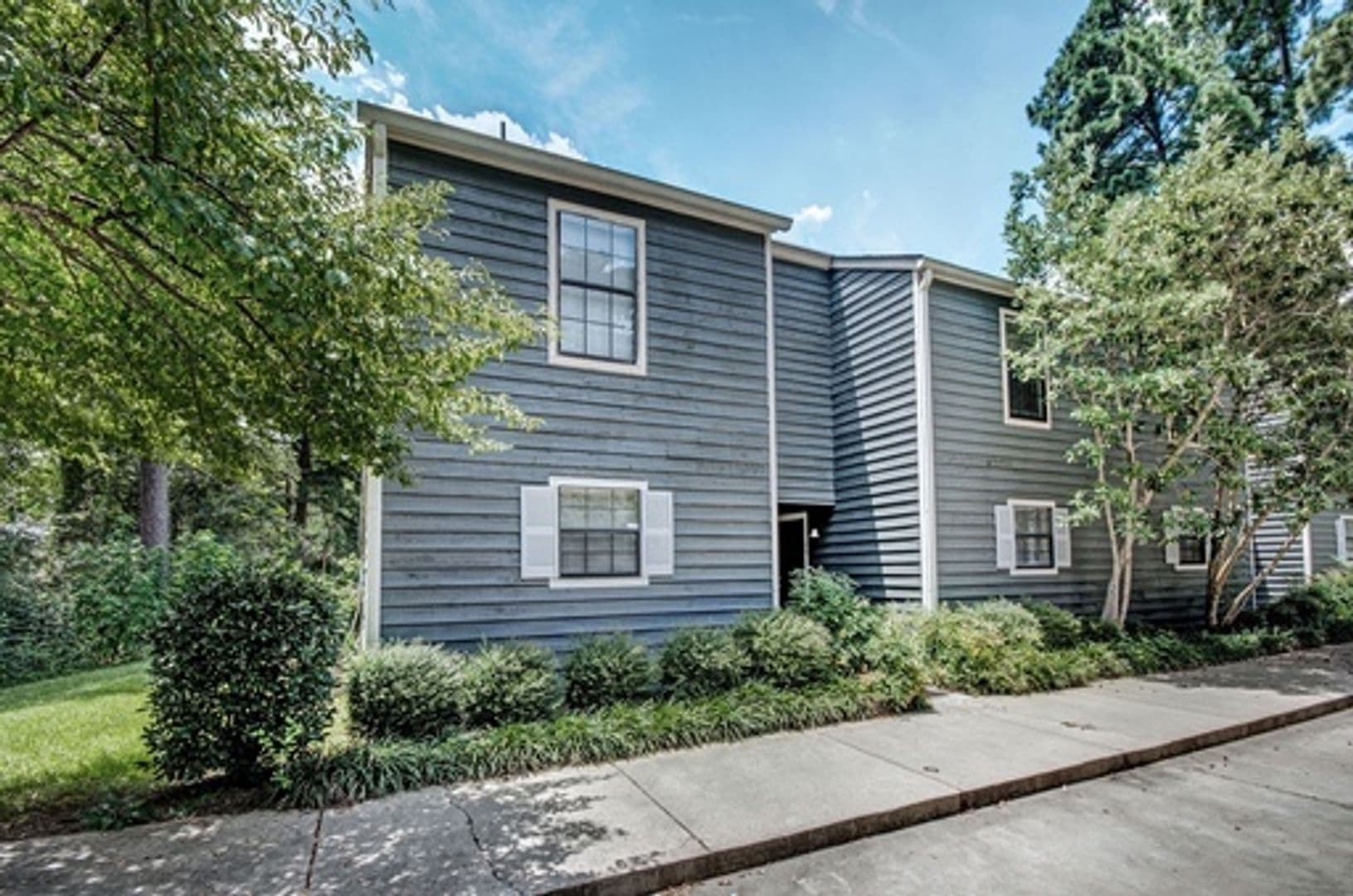 Brandon Apartment: 100 Pine Lake Pl