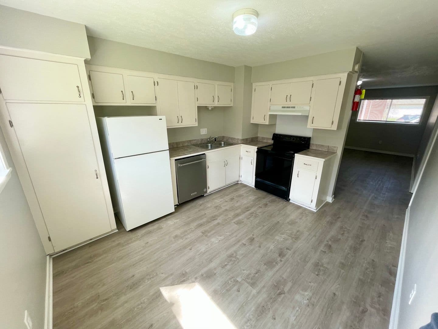 Pearl Apartment: 200 Lonnie T Jenkins Dr