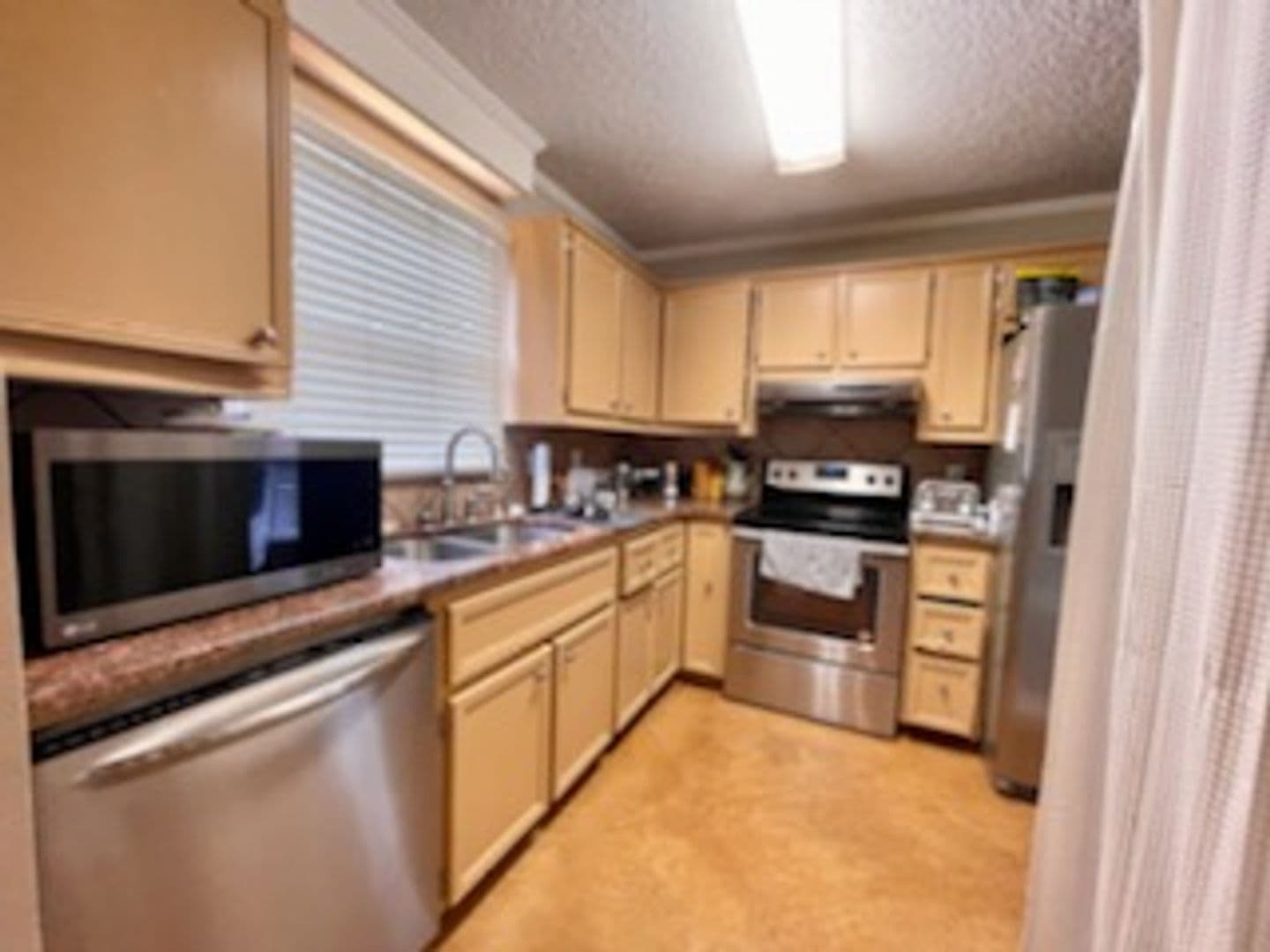 Ridgeland House: 739 Wicklow Pl