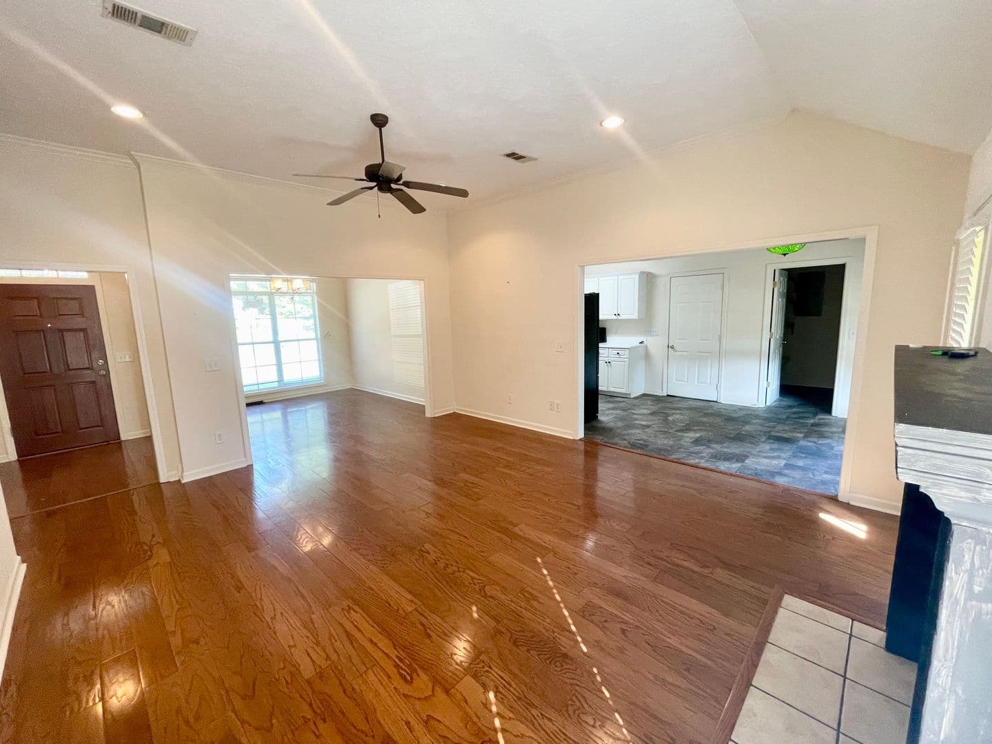 Flowood House: 311 Longleaf Dr