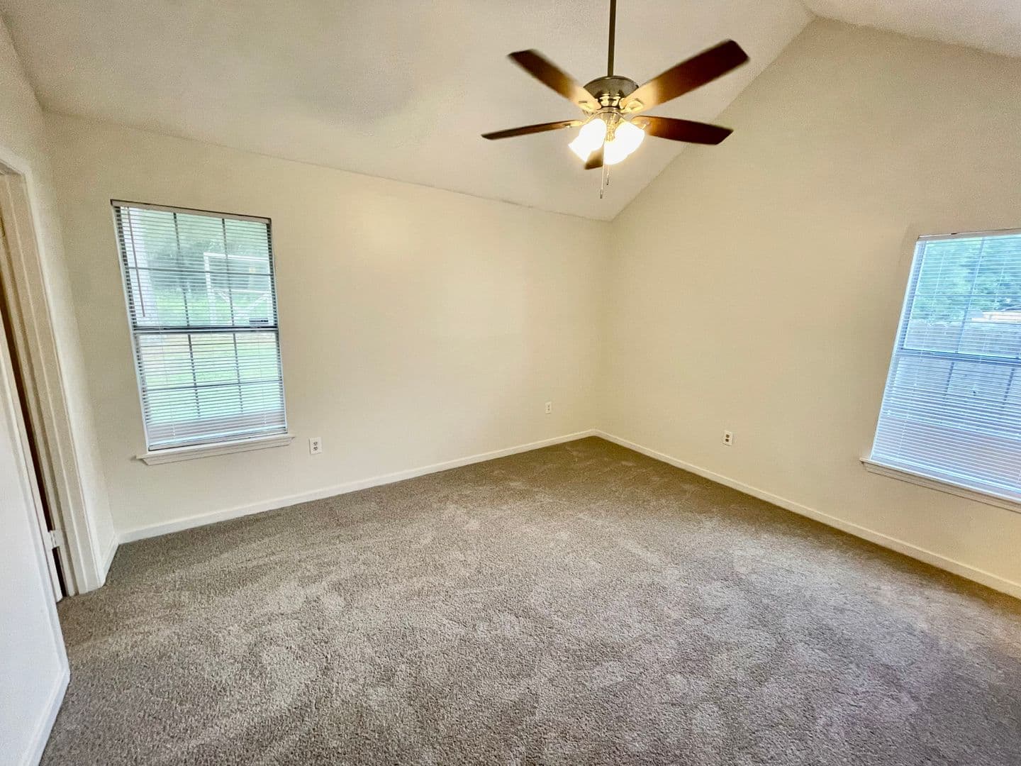 Brandon House: 2007 Red Oak Dr