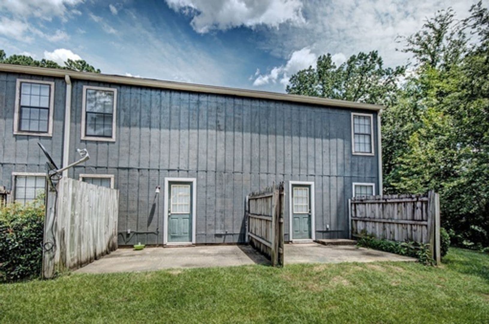 Brandon Apartment: 100 Pine Lake Pl