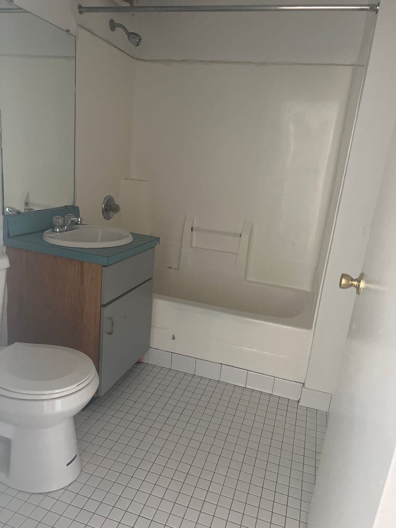 HARTFORD Apartment: 600 ASYLUM AVE