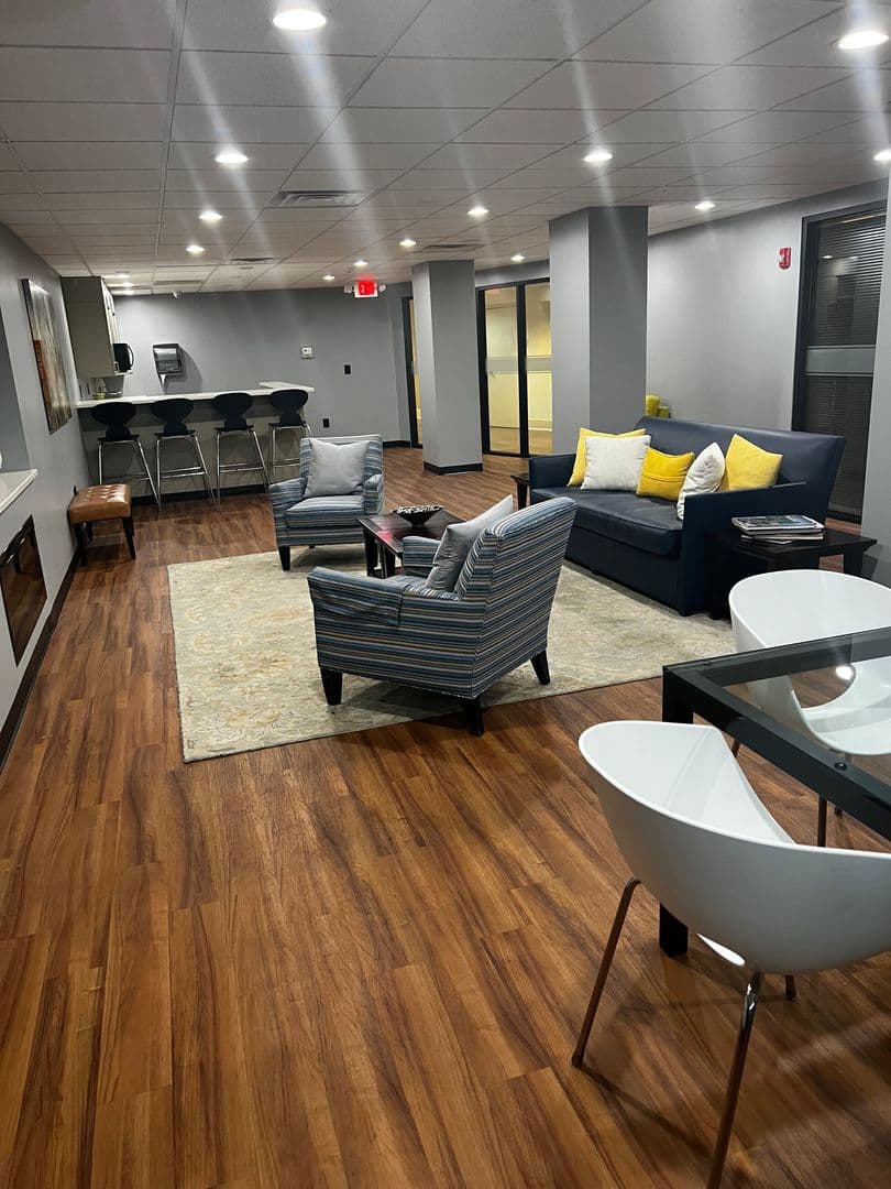 HARTFORD Apartment: 600 ASYLUM AVE