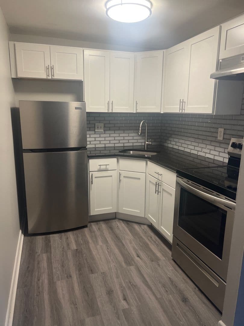 HARTFORD Apartment: 100 PROSPECT AVE