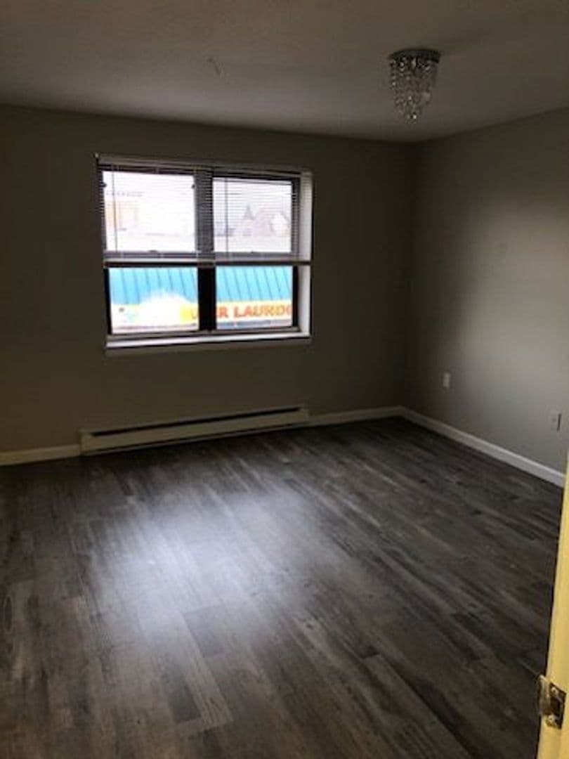 HARTFORD Apartment: 44 NEW BRITAIN AVENUE