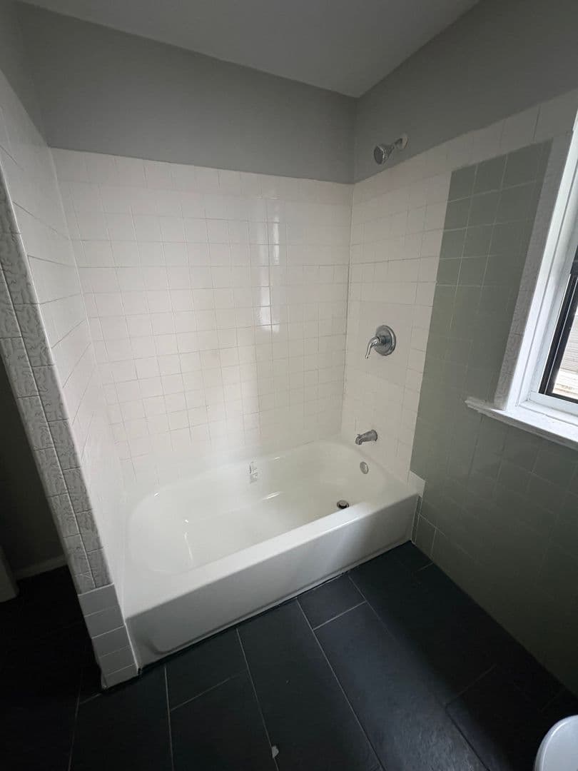 Yonkers Apartment: 280 Hawthorne Ave