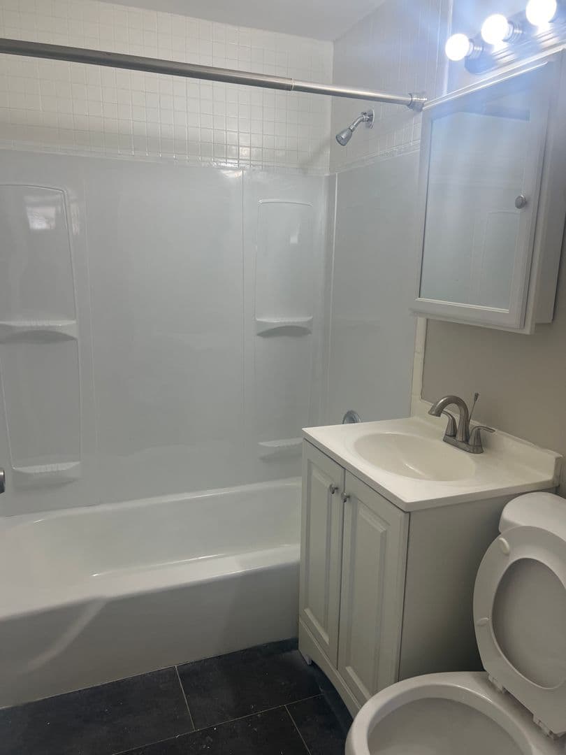HARTFORD Apartment: 100 PROSPECT AVE