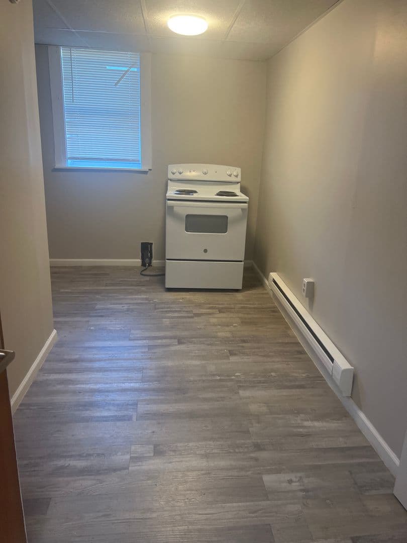 HARTFORD Apartment: 44 NEW BRITAIN AVENUE