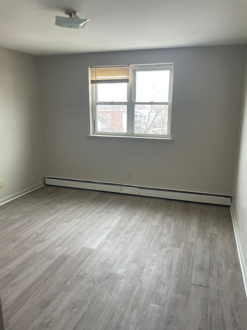HARTFORD Apartment: 22 ELLIOTT STREET
