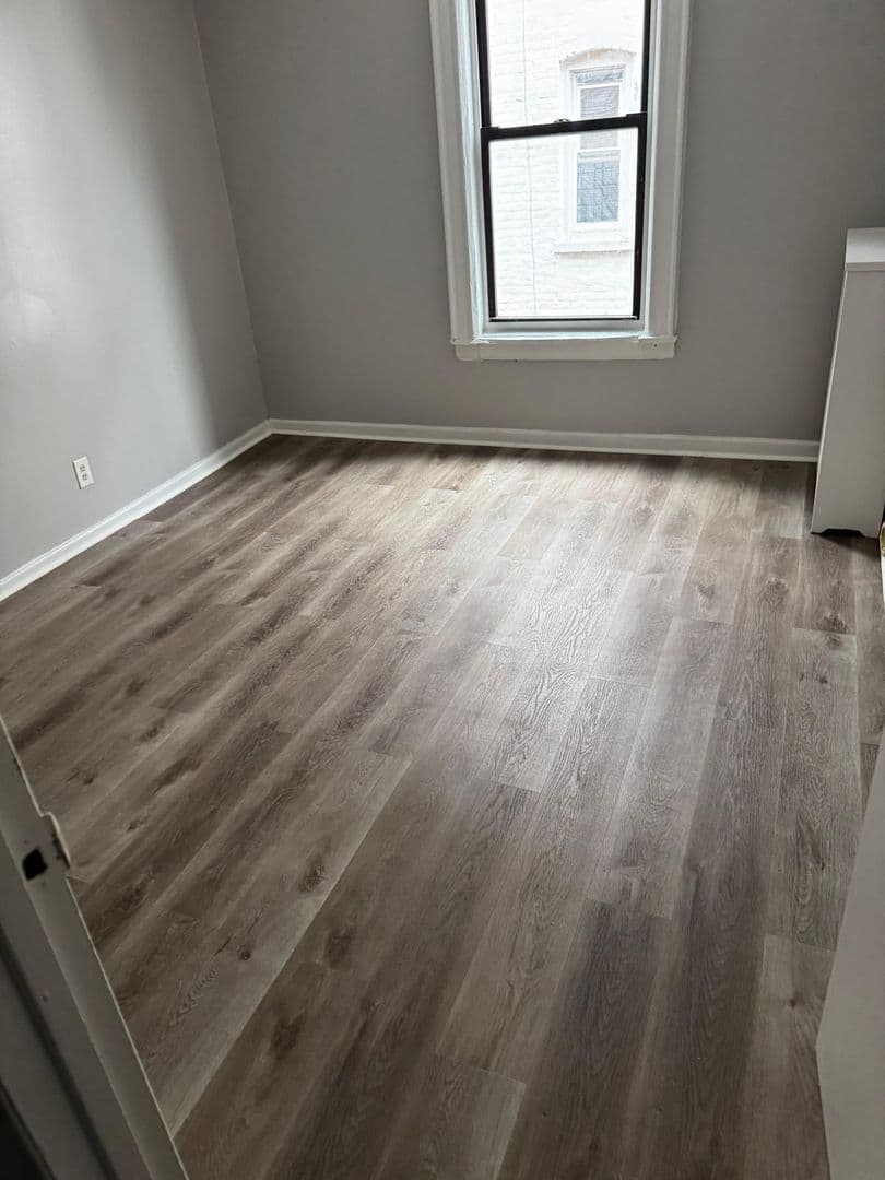 Yonkers Apartment: 280 Hawthorne Ave