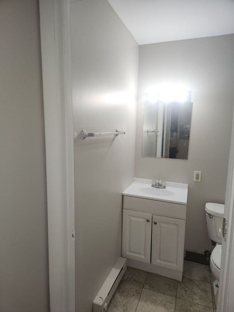 HARTFORD Apartment: 22 ELLIOTT STREET