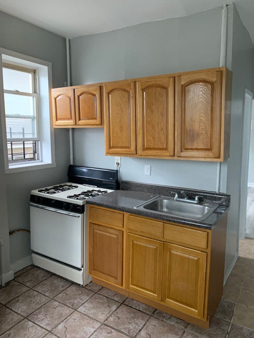 Yonkers Apartment: 41 Linden Street
