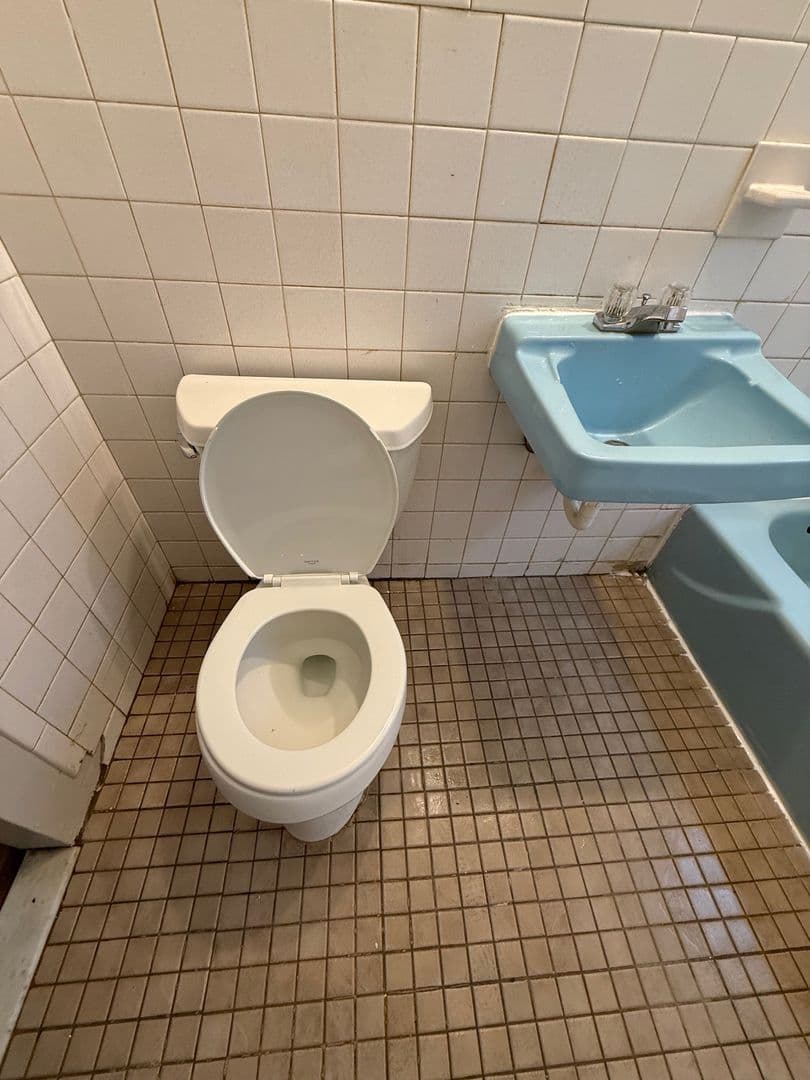 Hartford Apartment: 48 Evergreen Avenue