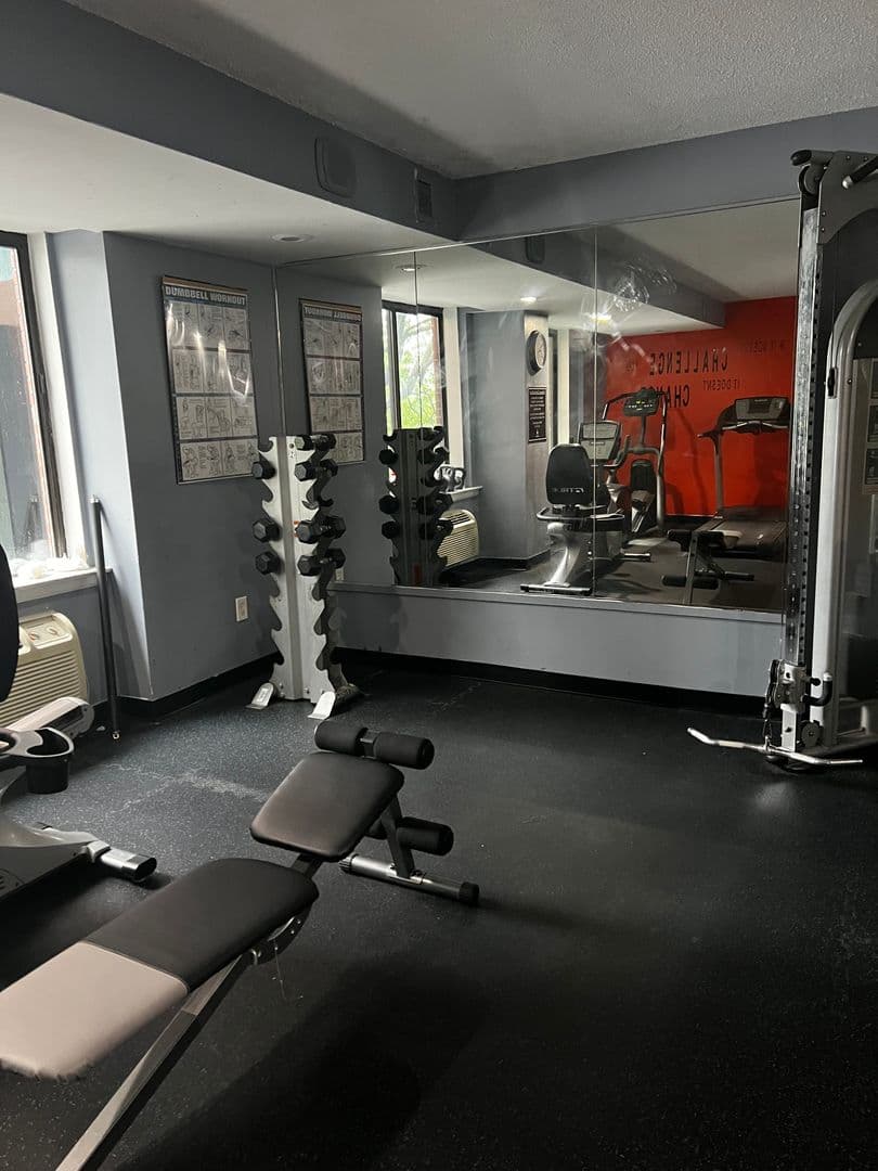 HARTFORD Apartment: 600 ASYLUM AVE