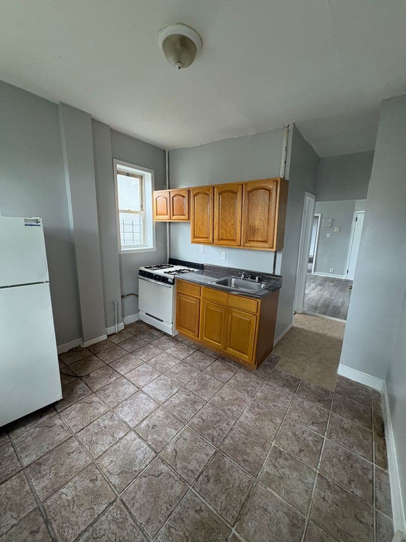 Yonkers Apartment: 41 Linden Street