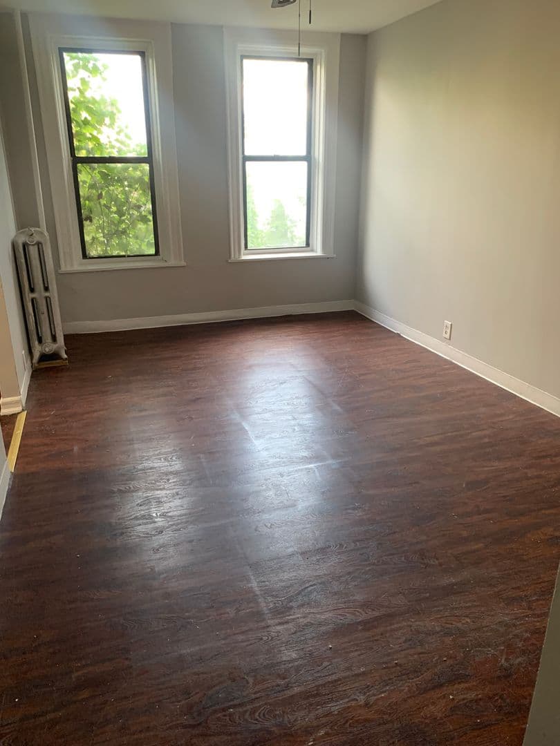 Yonkers Apartment: 280 Hawthorne Ave