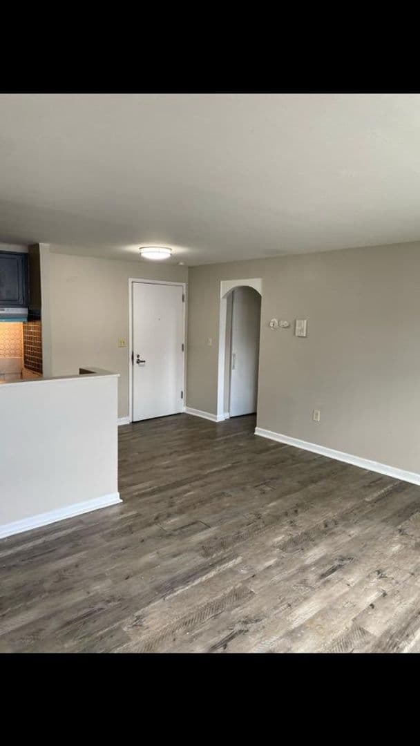 HARTFORD Apartment: 160 NEW BRITAIN AVENUE